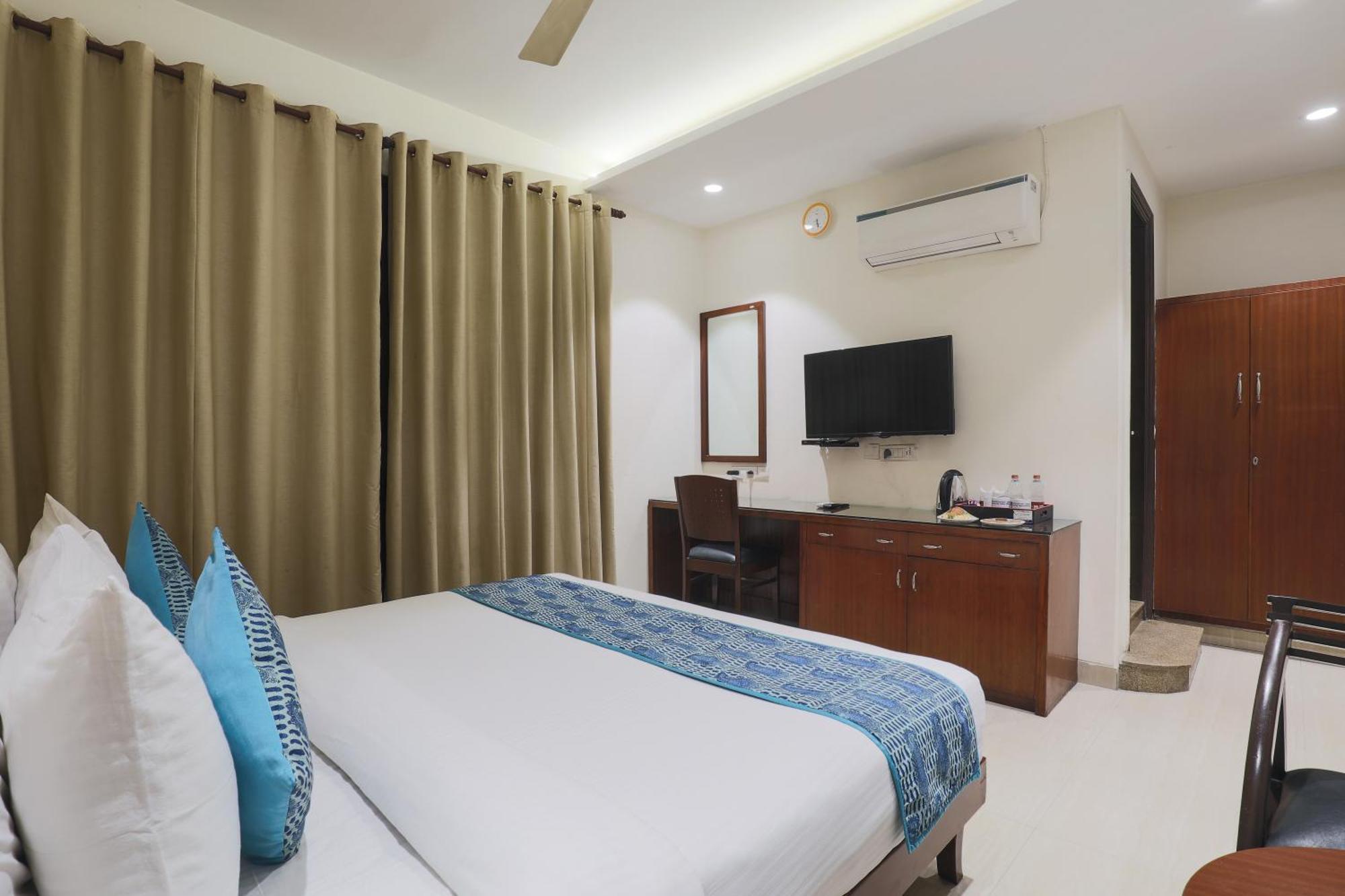 Cosy Grand, Chanakyapuri By The Cosy Hotels Нью-Дели Экстерьер фото
