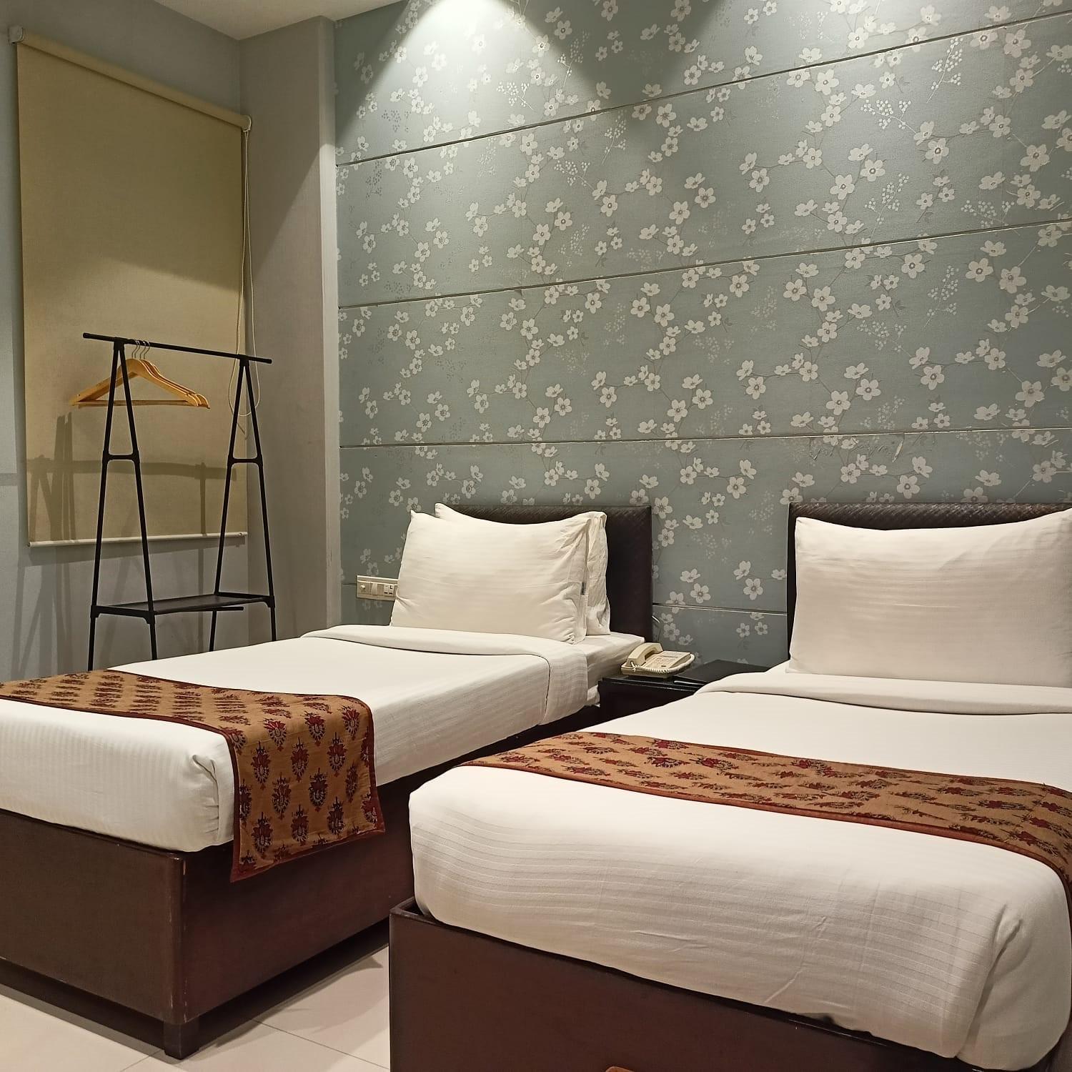 Cosy Grand, Chanakyapuri By The Cosy Hotels Нью-Дели Экстерьер фото